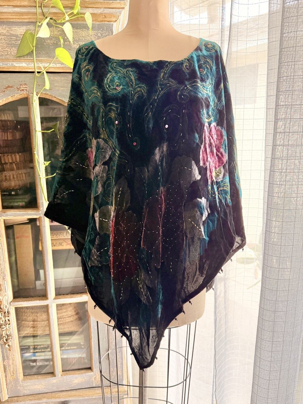 Vintage Velvet Poncho Sequins Beads Floral Roses Sequins Size OSFM